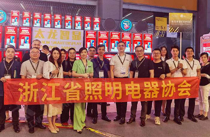 LED燈桿屏,LED廣告機 LED燈桿屏,LED廣告機