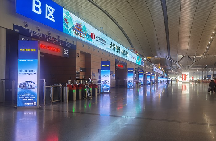 LED廣告機,LED燈桿屏 LED廣告機,LED燈桿屏