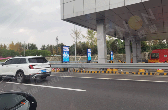 led燈桿屏|智慧燈桿屏|led廣告機(jī)|智慧路燈屏|戶外LED廣告機(jī)|燈桿屏|智慧燈桿|智慧路燈 led燈桿屏|智慧燈桿屏|led廣告機(jī)|智慧路燈屏|戶外LED廣告機(jī)|燈桿屏|智慧燈桿|智慧路燈